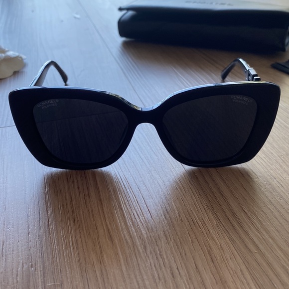 Chanel sunglasses with rhinestone “CHANEL” on left arm - Picture 4 of 13